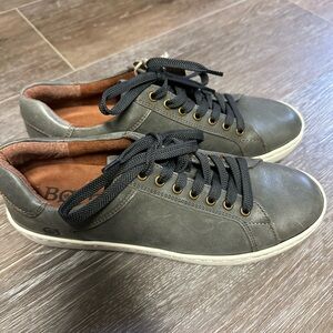 NWT Born Shoes size 8